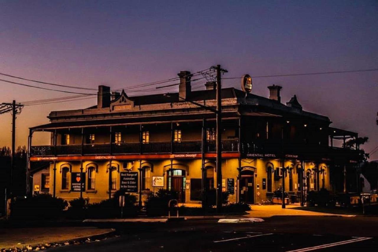 Oriental Hotel Tumut Exterior photo